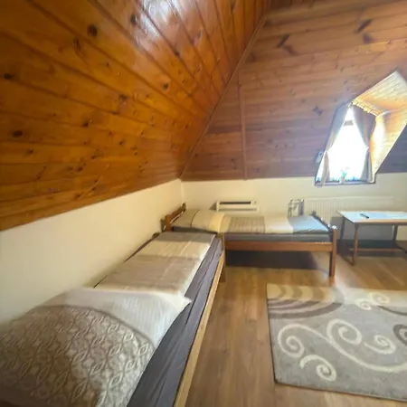 Csaladfa Vendeghaz Guest house